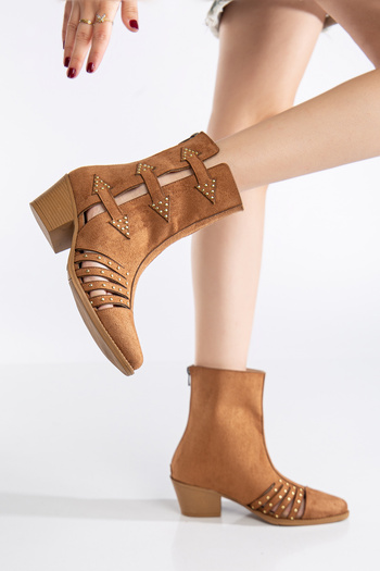 MS SUGAR SHOES Modern ve Şık: Dekoratif Detaylı Taba Renkli Topuklu Bot