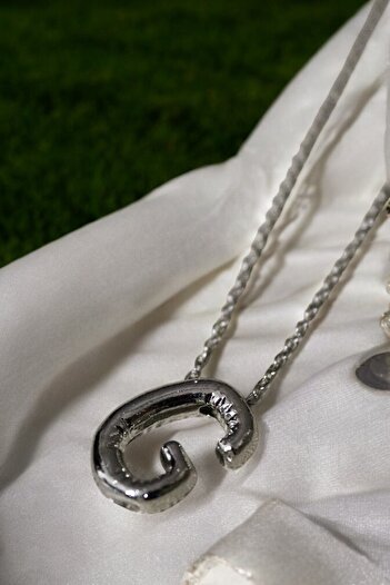 MakeWell Letter Design Simple Chain Letter Necklace Silver Color Letter Necklace