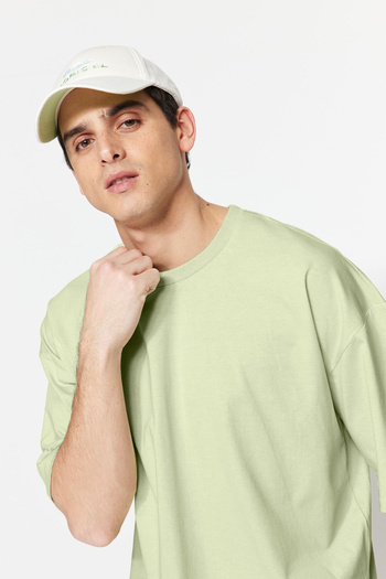 Trendyol Collection Mintfarbenes Oversize/Loose Fit Basic-T-Shirt aus 100 % Baumwolle mit kurzen Ärmeln TMNSS22TS0318