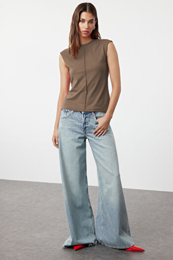 Trendyol Collection Ευέλικτο παχύρρευστο ύφασμα βιζόν - Μπλούζα που εφαρμόζει στο σώμα, TWOSS24BZ00432