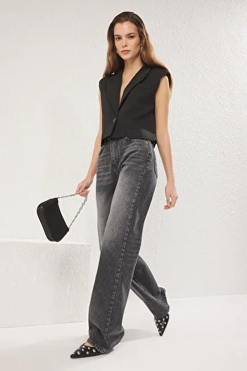 Trendyol Collection Anthrazitfarbene Jeans mit hoher Taille und weitem Bein TWOSS25JE00172