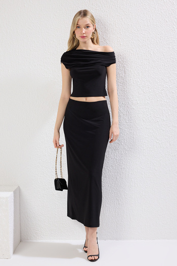Trendyol Collection Black Knitted Suit with Asymmetrical Neckline and Drape Detail - Flexible Body Sitting Twoss25Au00003