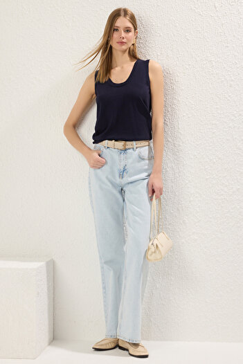 Trendyol Collection Sötétkék prémium fonal/különleges fonal medence nyakú kötöttáru vékony blúz TWOSS25BZ00306
