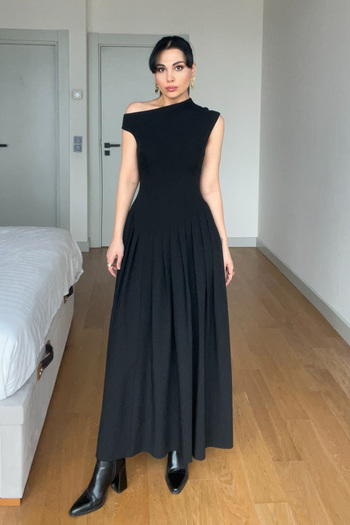 Seda Yalçın Atelier Black Boat Neck Waist Detailed Pleated Dress