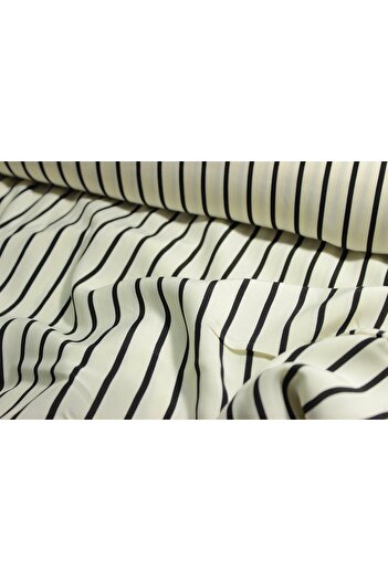 FabricLoom Viscose fabric with eye-catching, striped design patterns and free design positioning, high quality, lump.