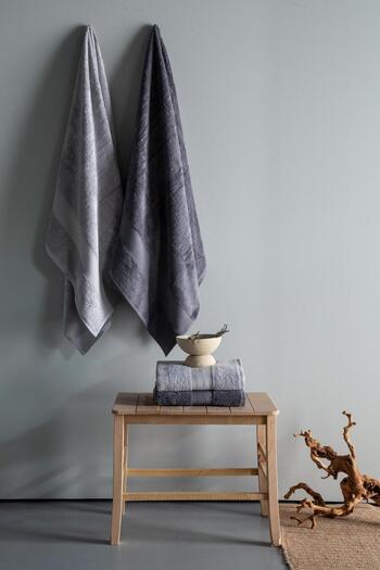 Apricitas HOME Lotus 90X150 cm 4-Piece Gray/Anthracite Towel Family Set