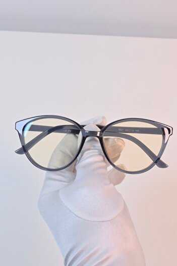LOOKUP The Cat Eye Glasses with Blue Light Protection are Optically Compatible and Relax in Computer Television vs. Use.