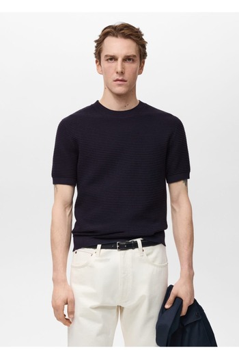 MANGO Man T-Shirt aus dünnem Trikot mit Form