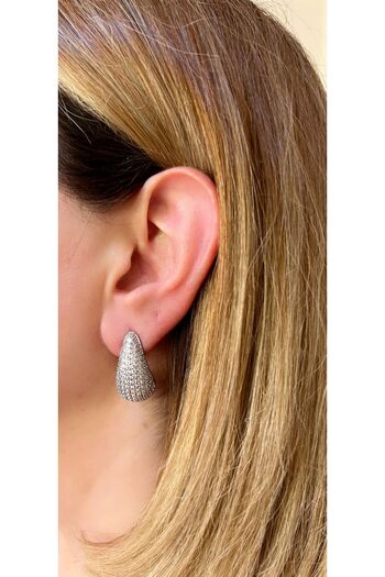 Store Diva Charm Drop Model Earrings