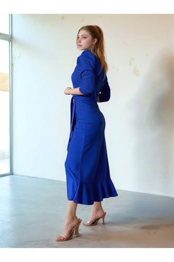 Trendusfashion Μίντι φόρεμα με μακρυμάνικο ασύμμετρο βολάν - κομψό και κομψό σχέδιο