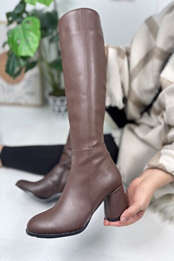 İmerShoes Коричневі високі зручні жіночі чоботи на підборах із застібкою-блискавкою до коліна 3001