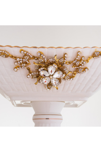 Dania Porcelain dessert plate with gold metal base