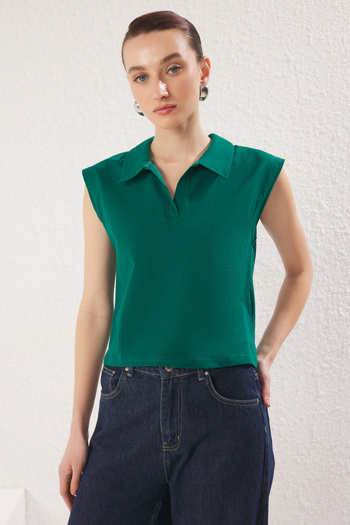 Trendyol Collection Tricou tricotat cu guler polo din bumbac gros verde smarald, model normal/regulat TWOSS24TS00075