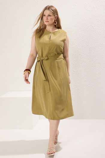 Trendyol Curve Φόρεμα Χακί Υφαντό Plus Size
