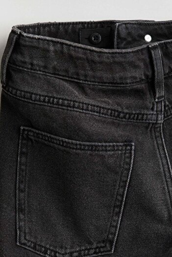 H&M Loose Fit Denim shorts