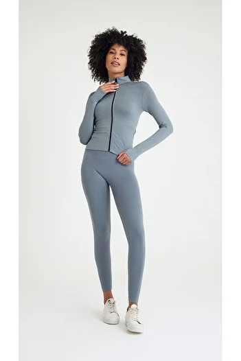 Tria Body Sports Jacket with Double Push up Effect Leggings and Zipper