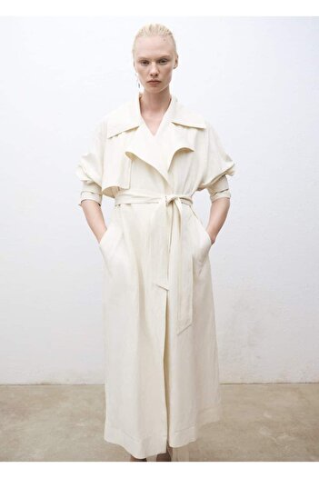 MANGO Woman Oversize καμπαρντίνα με λεπτομέρεια από κλάπα