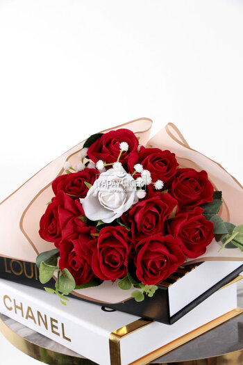 Yapay Çiçek Deposu 11 Velvet Roses Special Non-Fading Red Rose Bouquet for Lovers