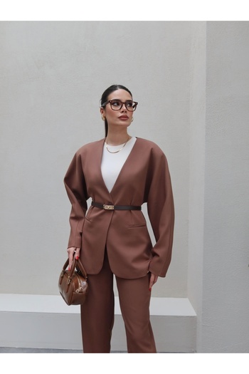ESRAHELVACI Seated Waist Jacket Pants Set
