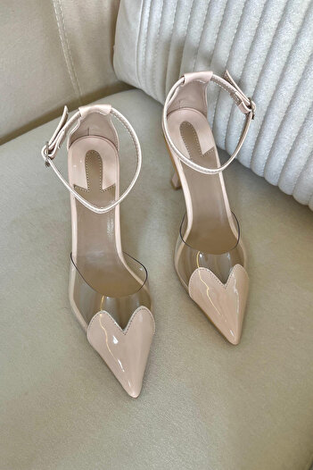Elvessa Beige Patent Leather Heart Comfortable Fit 7cm Heeled Shoes