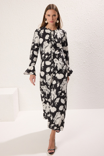 Trendyol Modest Μαύρο υφασμένο φόρεμα με σχέδιο - Λεπτομέρεια φιόγκου TCTAW25EB00109