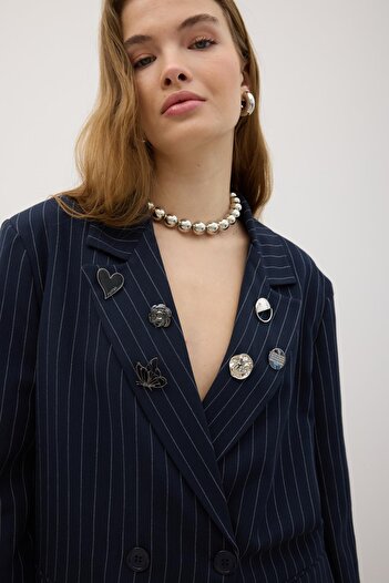 LEVURE Önü Düğmeli Broş Detayılı Vatkalı Blazer Ceket LACİVERT