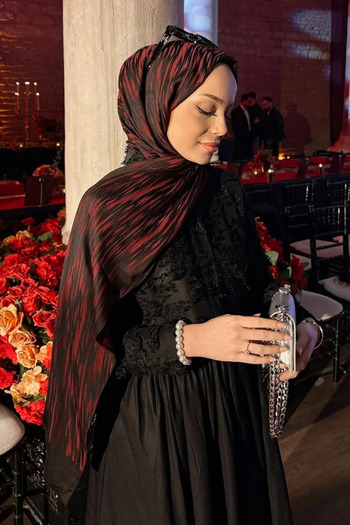 Mooncorn Selis Pattern Double Sided Shawl Black-Claret Red