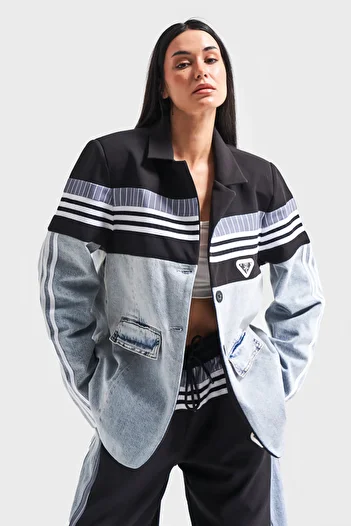 its basic Women's Denim Color Fabric Denim Piece Stripe Detailed Design Oversize Denim Jacket