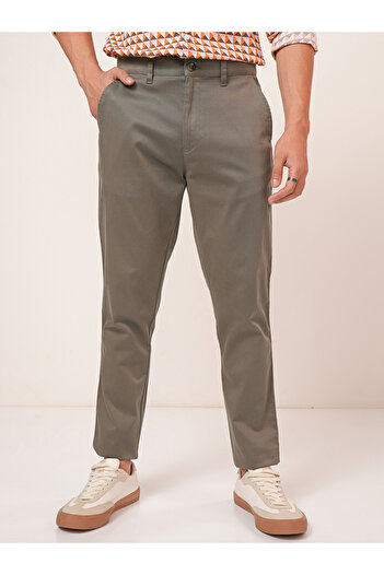 Highlander By Styli Mid Rise Regular Fit Chino Trousers