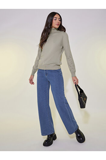 Take Two By Styli Embroidered Detail Mid Rise Straight Fit Jeans