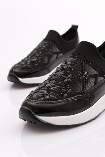 DGN Kadın Çiçek Detaylı Sneaker Ayakkabı Siyah Rugan Beyaz 51235105