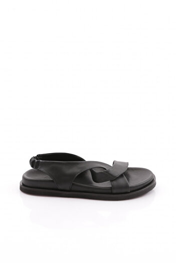DGN Women's Black Cross Strap Sandals 41513372