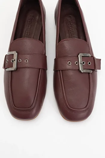 LuviShoes CLARION Бордовий колір, натуральна шкіра, ремінець, тупий носок, жіночі лофери