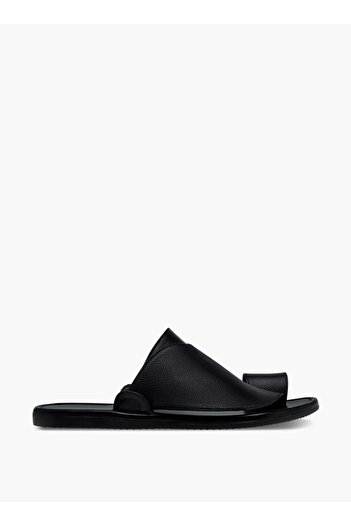 LBL by Shoexpress Textured Slip-On Arabic Sandals with Toe Loop