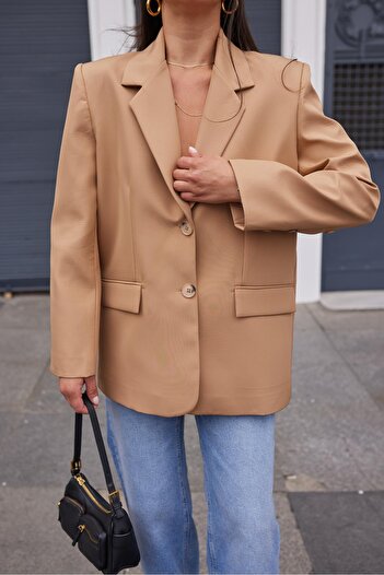 Askı Nişantaşı Camel Shiny Fabric Jacket with Back Slit Detail