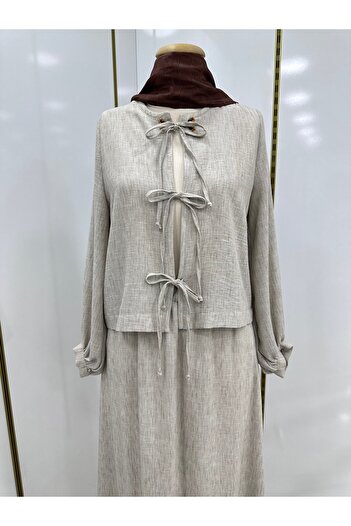 Nihan Suit with Skirt with Three Stripe Ties