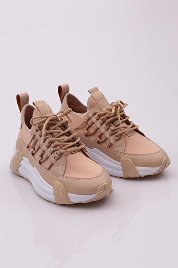 DGN 053 Women's Laced Sneaker