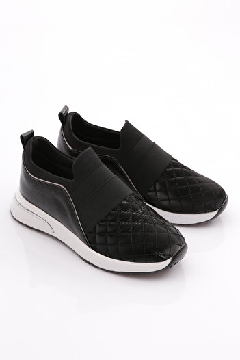 DGN Kadın Üstü Lastikli Kare Desenli Sneaker Ayakkabı Siyah Rugan Beyaz 31535105