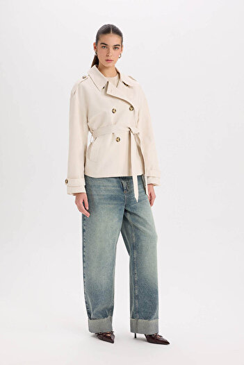 DeFacto Short Seasonal Water Repellent Trench Coat - Double Breasted Neckline with Button Pocket, Epaulettes and Belt B9705Ax25Sp