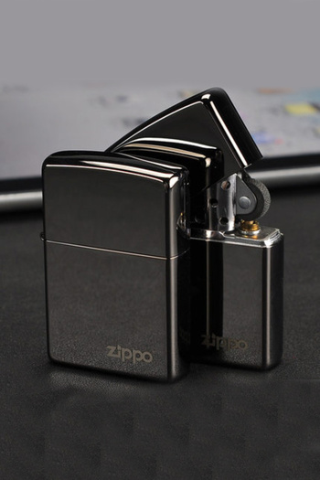 Zippo Çakmak Logolu Ebony Parlak Siyah 24756zl