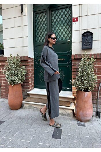 NZL TEKSTİL Women's Knitwear Suit with Shirt Collar Vertical Striped Skirt