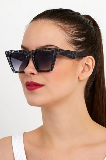 Nilu Moda Women's Cat Eye Sunglasses Zebra Model