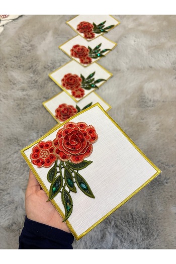 LUXURY Luxury Design 6-Pack Presentation & Cocktail Napkin with Red Flowers