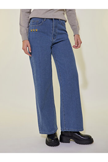 Take Two By Styli Embroidered Detail Mid Rise Straight Fit Jeans