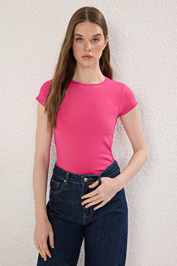 Trendyol Collection Fuchsia Polyamide Short Sleeve Crew Neck Fitted/Body Fitted Knitted T-Shirt Twoss24Ts00238