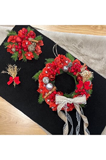 Marrone Fantastic Red Spring Branches - Stylish Door Ornament and Garland Kokina