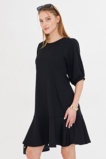 armonika Rochie neagră pentru femei, cu decolteu în formă de zero, cu mâneci sferturi, cu volan ARM-25Y 001007