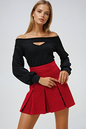 VAGGON Women's Black Madonna Collar Cut Out Detailed Knitted Blouse Prmx12948
