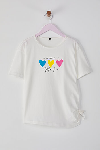 TRENDYOLKIDS Πλεκτό μπλουζάκι εκρού εμπριμέ - TKDSS25TS00062