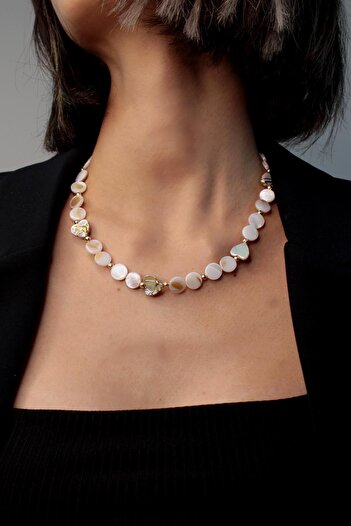 New Obsessions Mother of Pearl's Heart Necklace